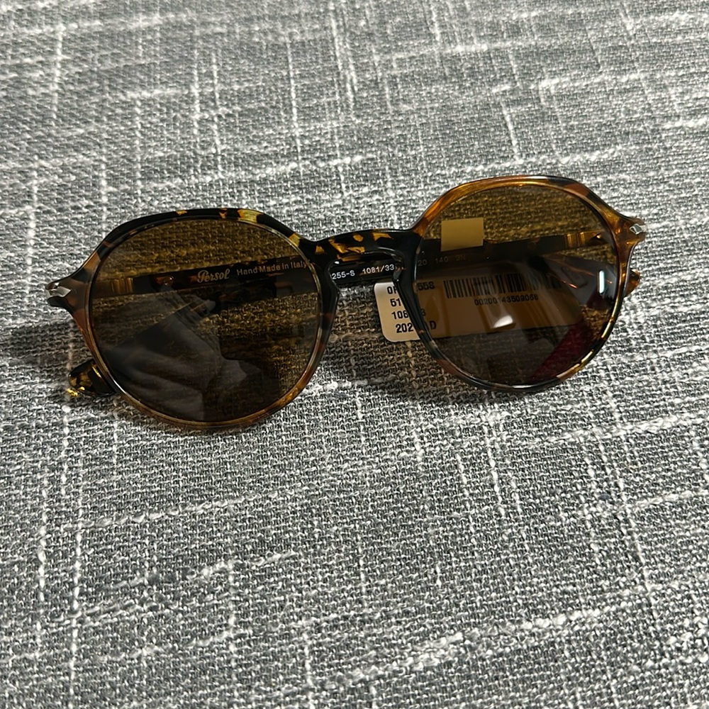 #302 persol